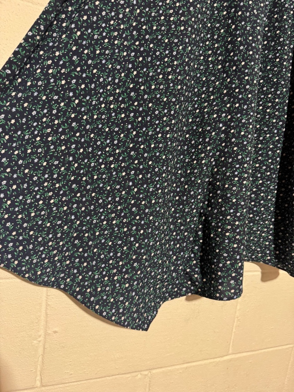 Banana Republic Micro Floral Midi Skirt Size 6 Cottage Fairy Long Modest Spring - Picture 3 of 4